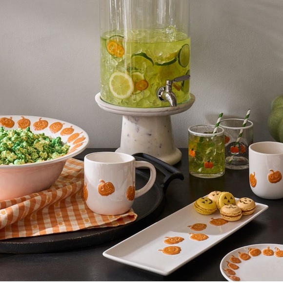 🎃 Jack-O-Lantern Stoneware Icon Cookie Platter by Pottery Barn - Picture 3 of 7